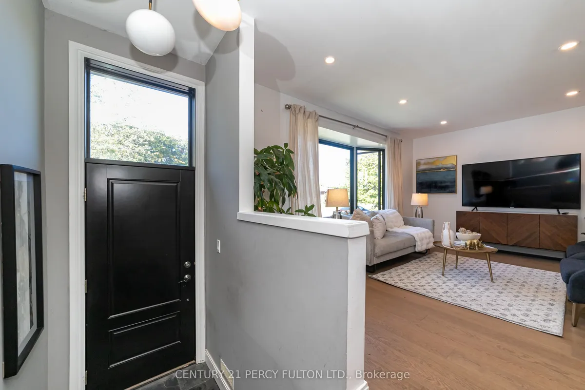 83 Cairnside Crescent, ON M2J 3M9