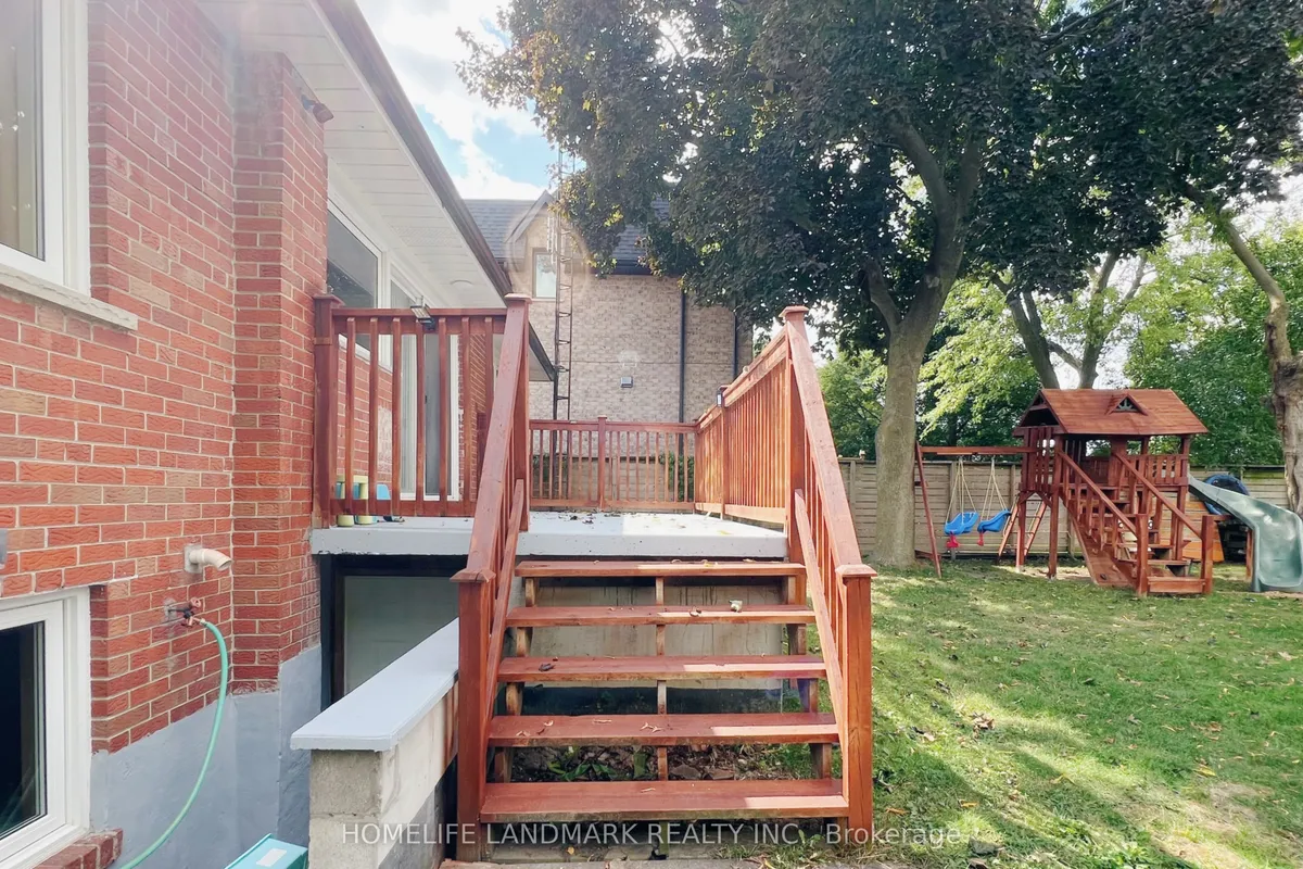 10 Silverview Drive, ON M2M 2B3