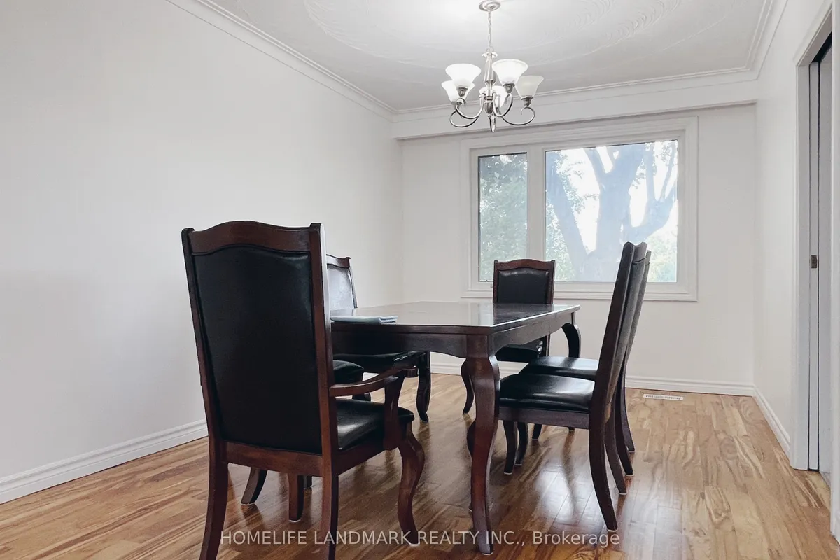 10 Silverview Drive, ON M2M 2B3