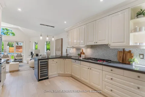 216 Glencairn Avenue, ON M4R 1N2