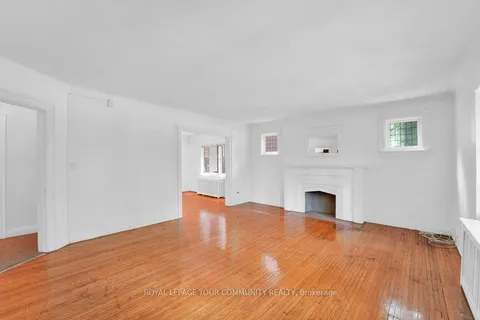 390 Davenport Road, ON M4V 1B4