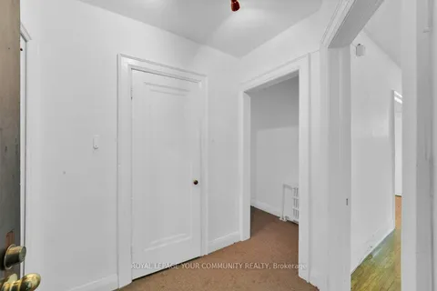 390 Davenport Road, ON M4V 1B4