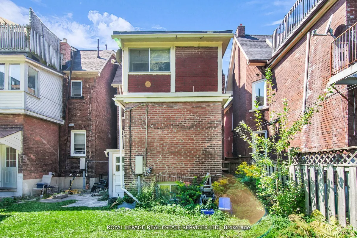 577 Huron Street, ON M5R 2R6