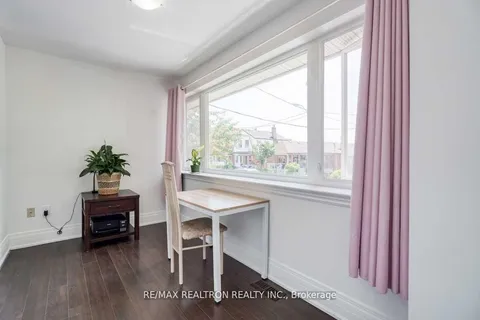 44 Jesmond Avenue, ON M6E 1V5