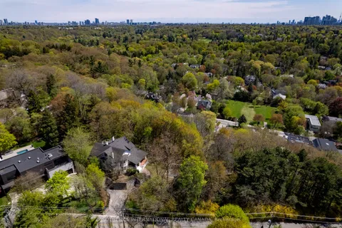 27 Old Yonge Street, ON M2P 1P6