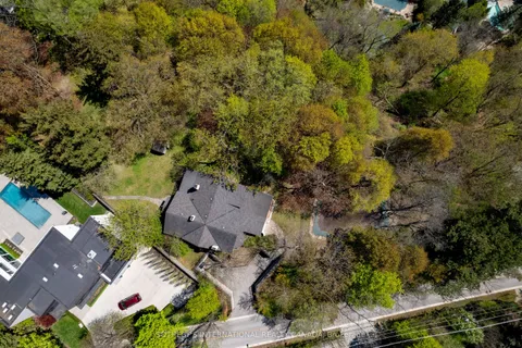 27 Old Yonge Street, ON M2P 1P6