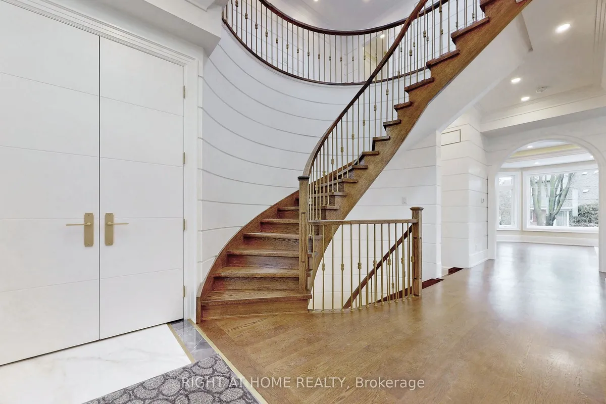 10 Jocelyn Crescent, ON M3B 1A2