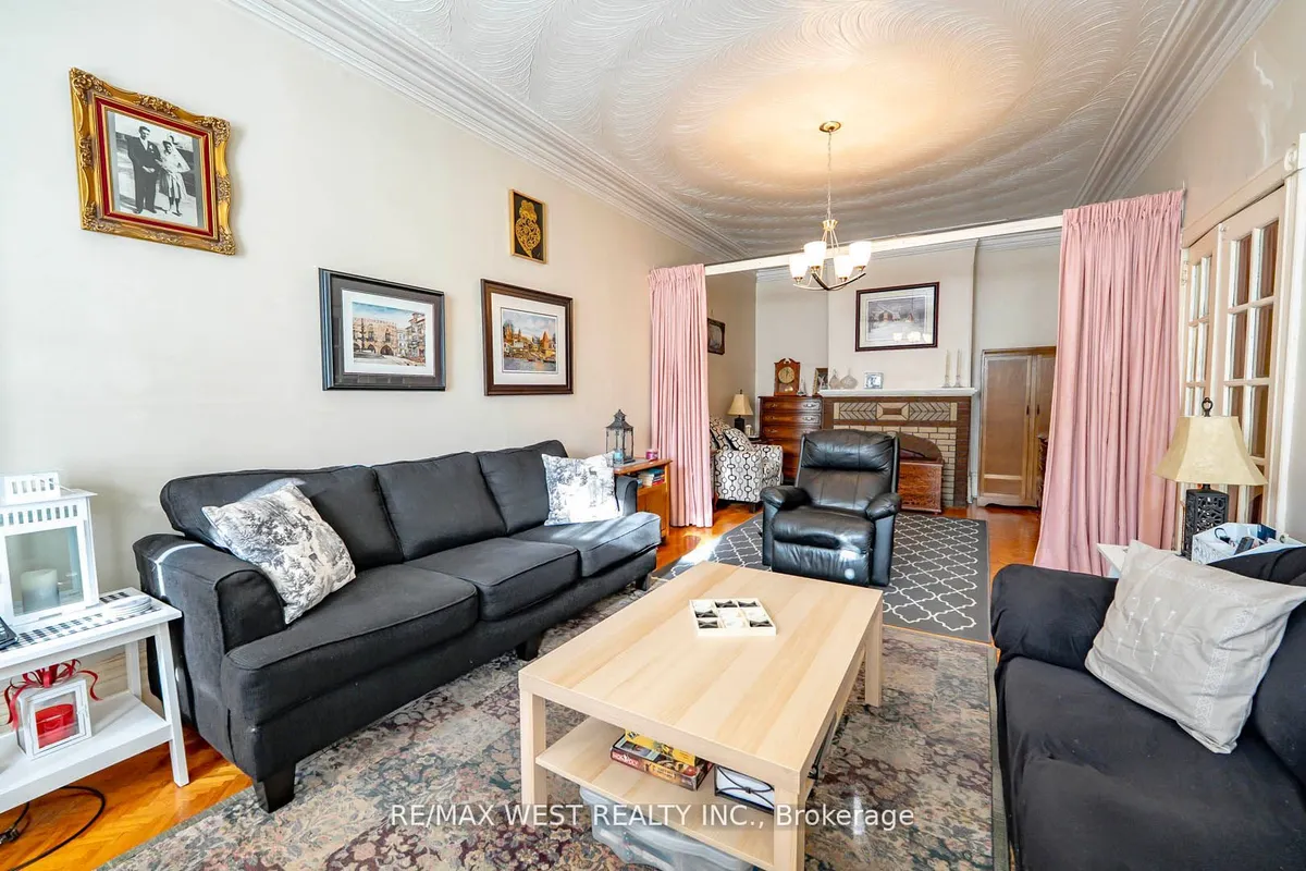 217 Gladstone Avenue, ON M6J 3L5