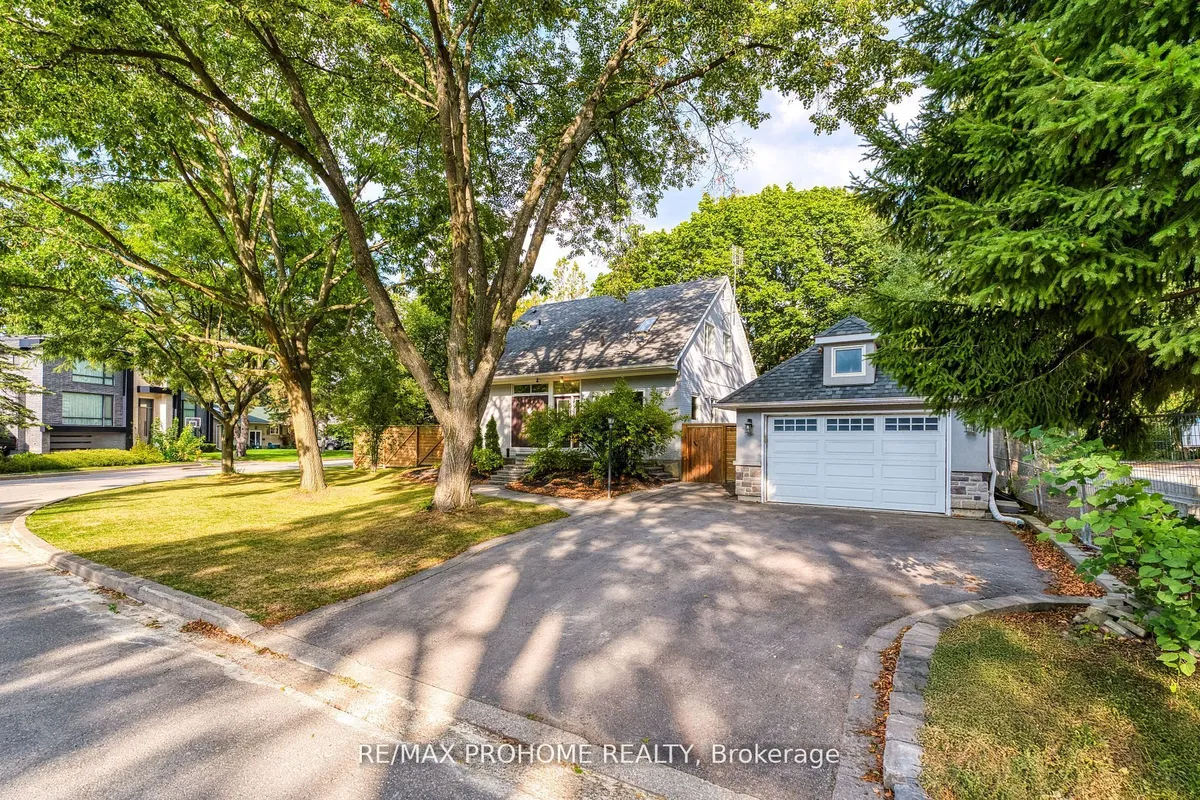 39 Addison Crescent, ON M3B 1K7