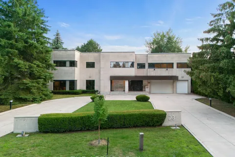 23 Bayview Ridge, ON M2L 1E3