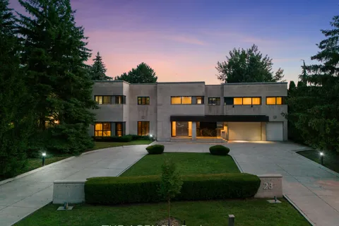 23 Bayview Ridge, ON M2L 1E3