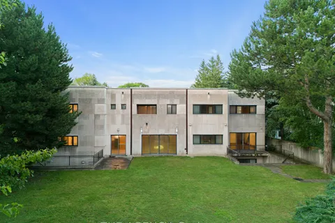 23 Bayview Ridge, ON M2L 1E3