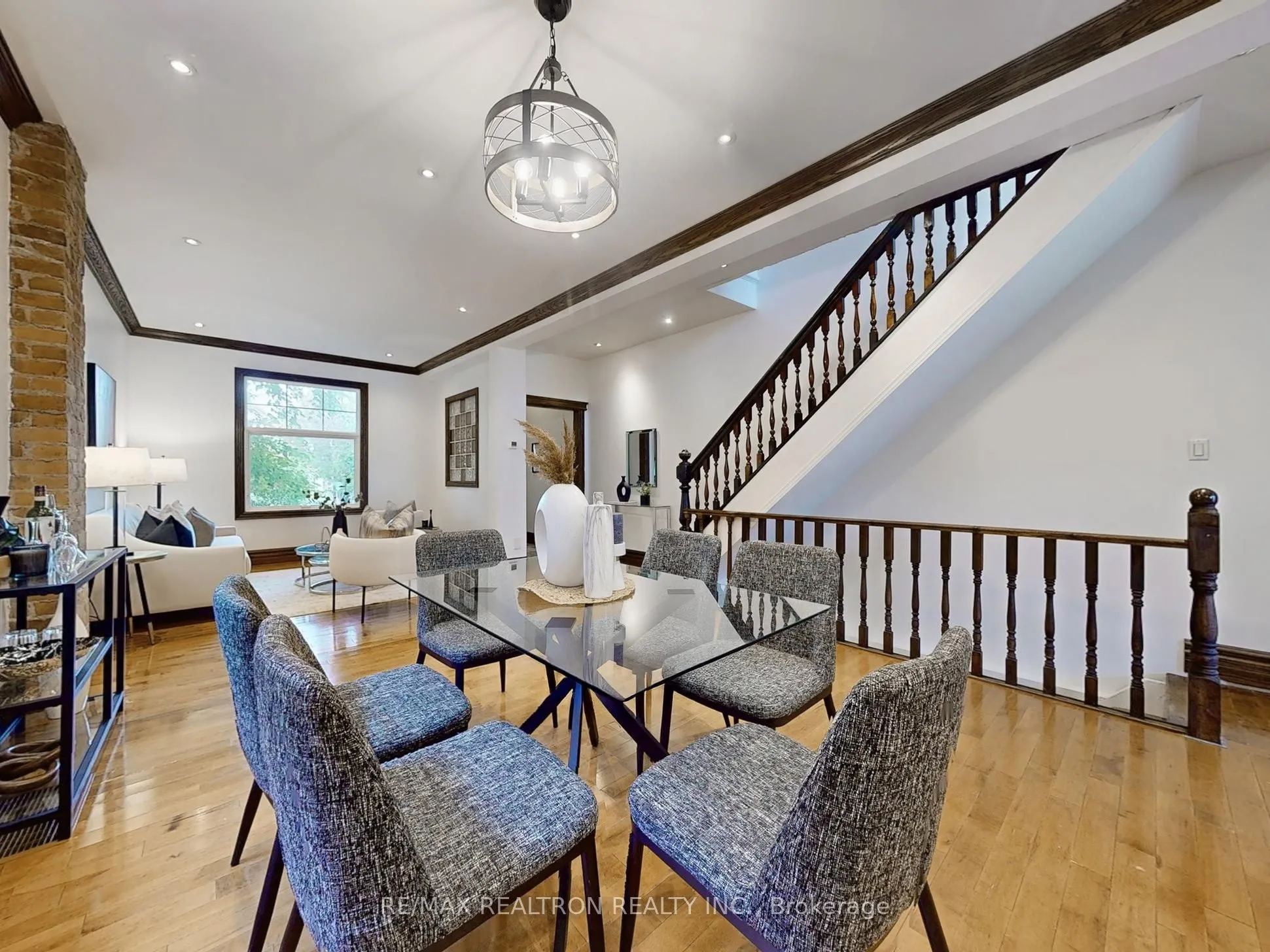 10 Lindsey Avenue, ON M6H 1C9