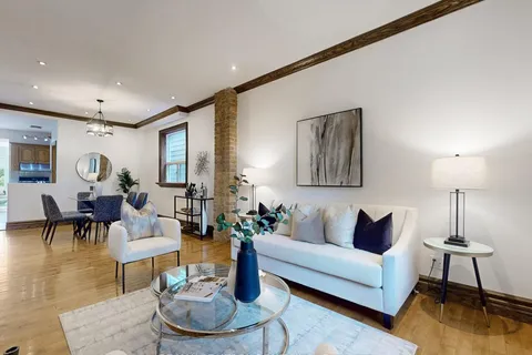 10 Lindsey Avenue, ON M6H 1C9