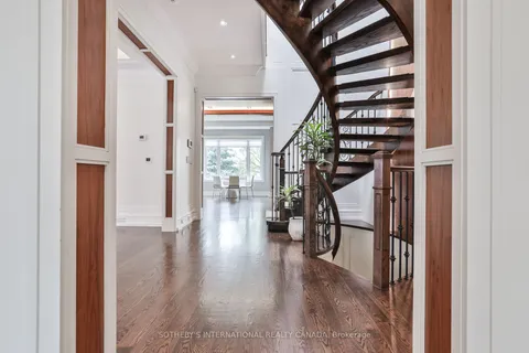 128 Park Home Avenue, ON M2N 1W8