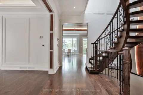 128 Park Home Avenue, ON M2N 1W8