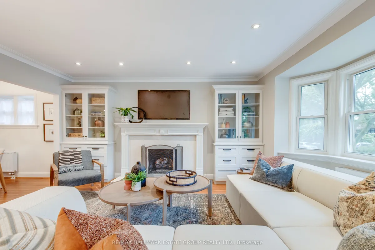 25 Flanders Road, ON M6C 3K5