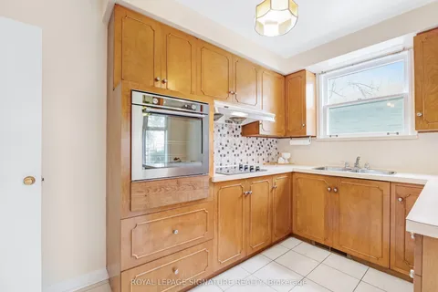 12 Feldbar Court, ON M2N 4P8