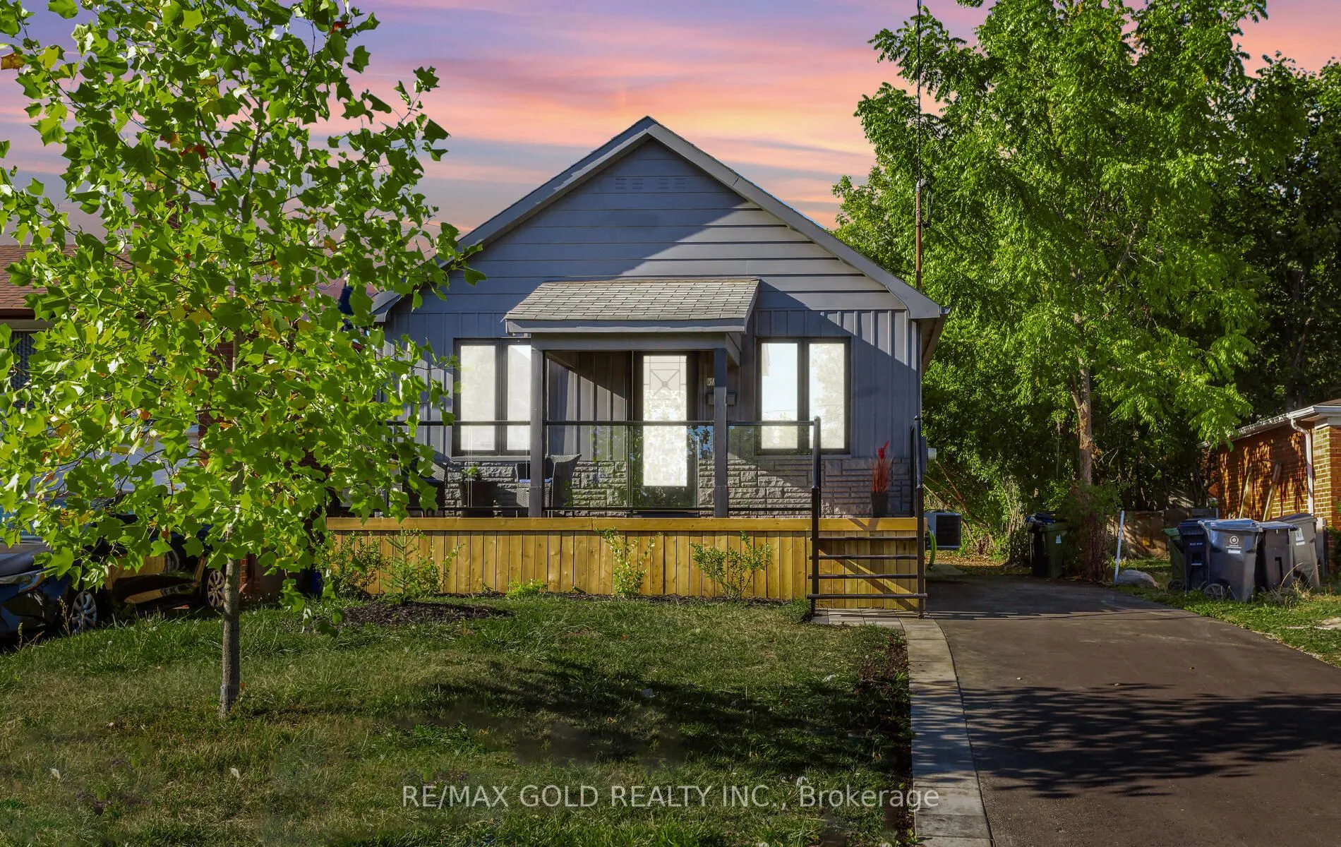 316 Ellerslie Avenue, ON M2R 1B7