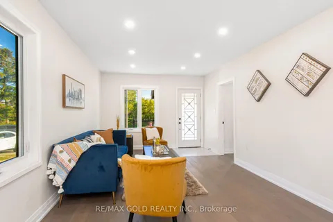 316 Ellerslie Avenue, ON M2R 1B7