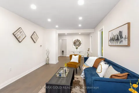 316 Ellerslie Avenue, ON M2R 1B7