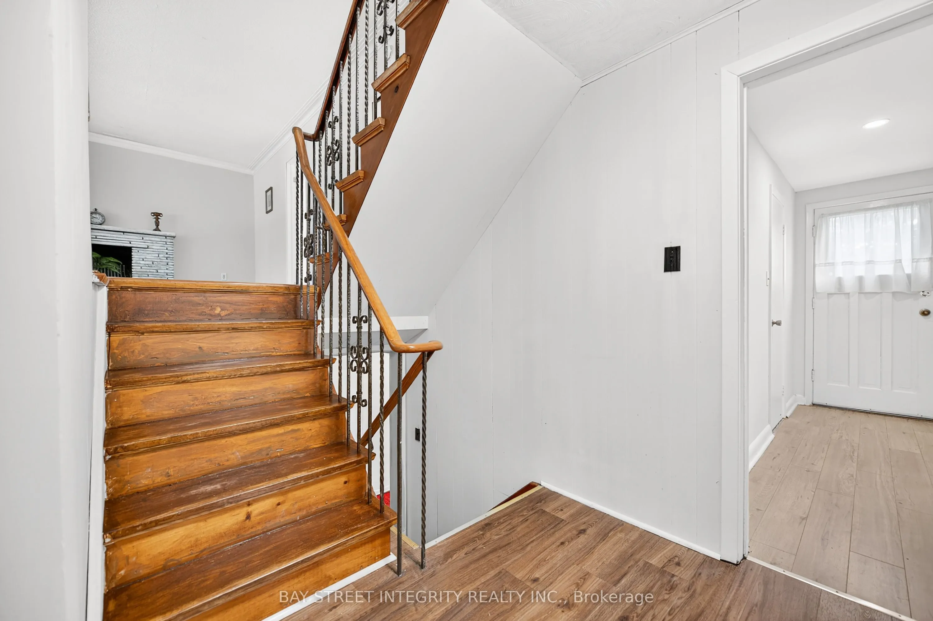 44 Bowerbank Drive, ON M2M 1Z8