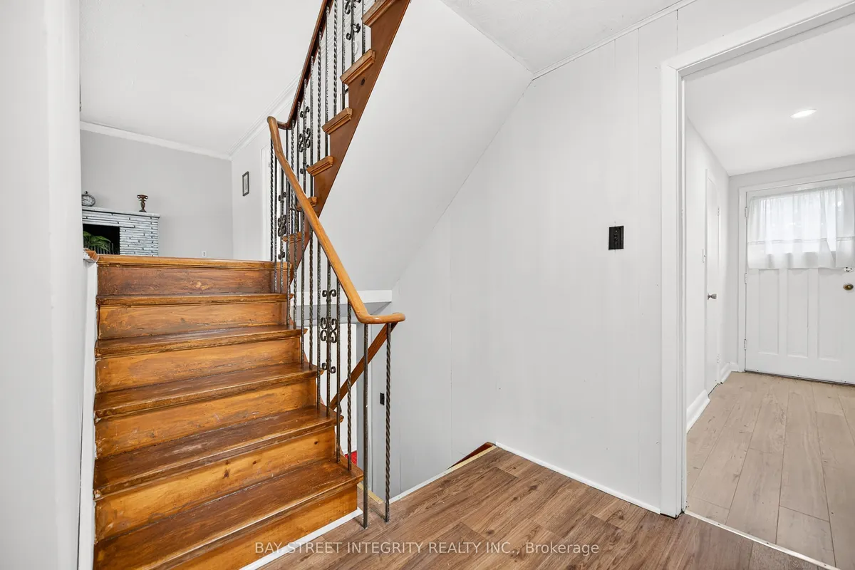 44 Bowerbank Drive, ON M2M 1Z8