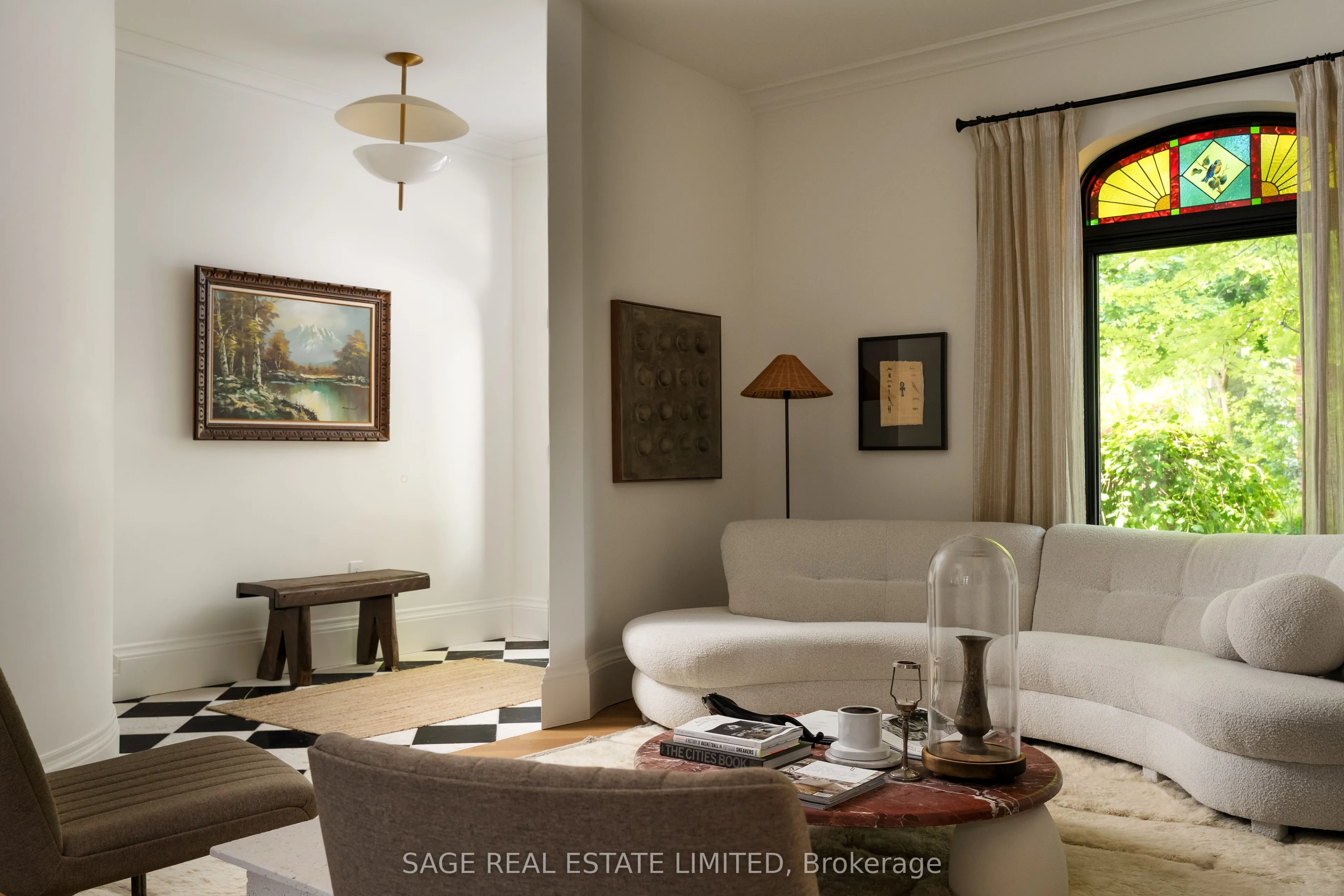 239 Borden Street, ON M5S 2N5