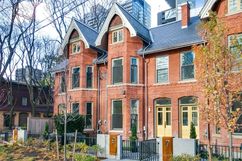 9 Gloucester Street, ON M4Y 1L8