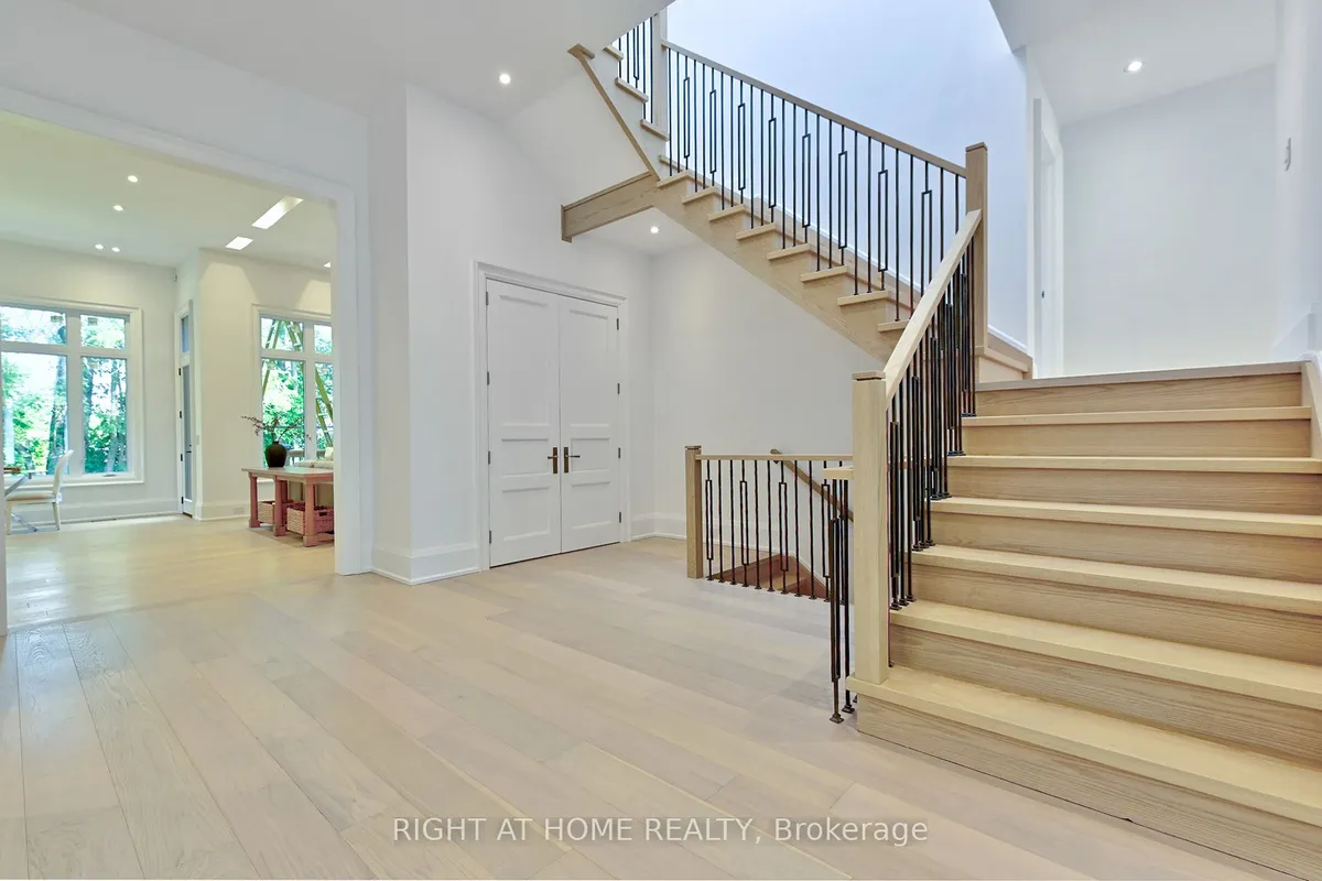 27 Hurlingham Crescent, ON M3B 2P9