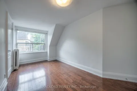 22 Rusholme Park Crescent, ON M6J 2C9