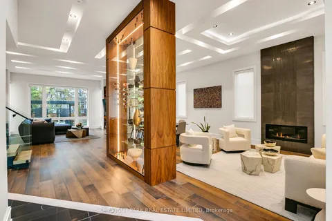 514 Douglas Avenue, ON M5M 1H5