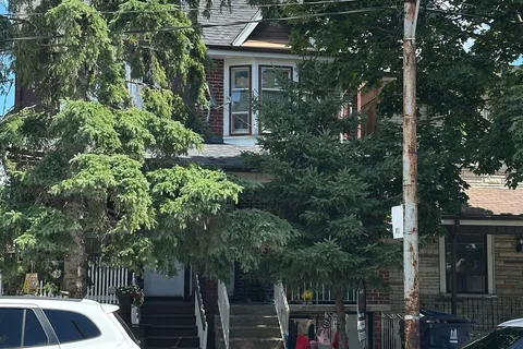 1197 Dovercourt Road, ON M6H 2Y1