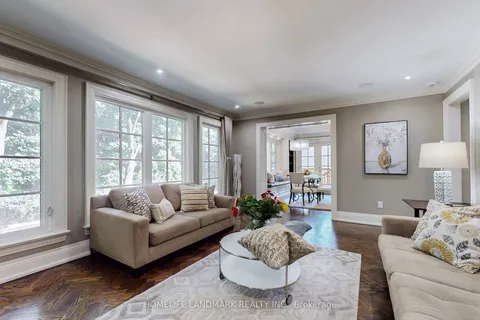 30 Bobwhite Crescent, ON M2L 2E1