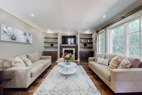 30 Bobwhite Crescent, ON M2L 2E1