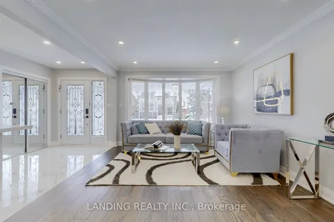 32 Lailey Crescent, ON M2N 4H1