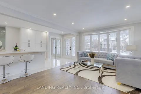 32 Lailey Crescent, ON M2N 4H1