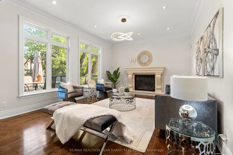 255 Homewood Avenue, ON M2R 2N4