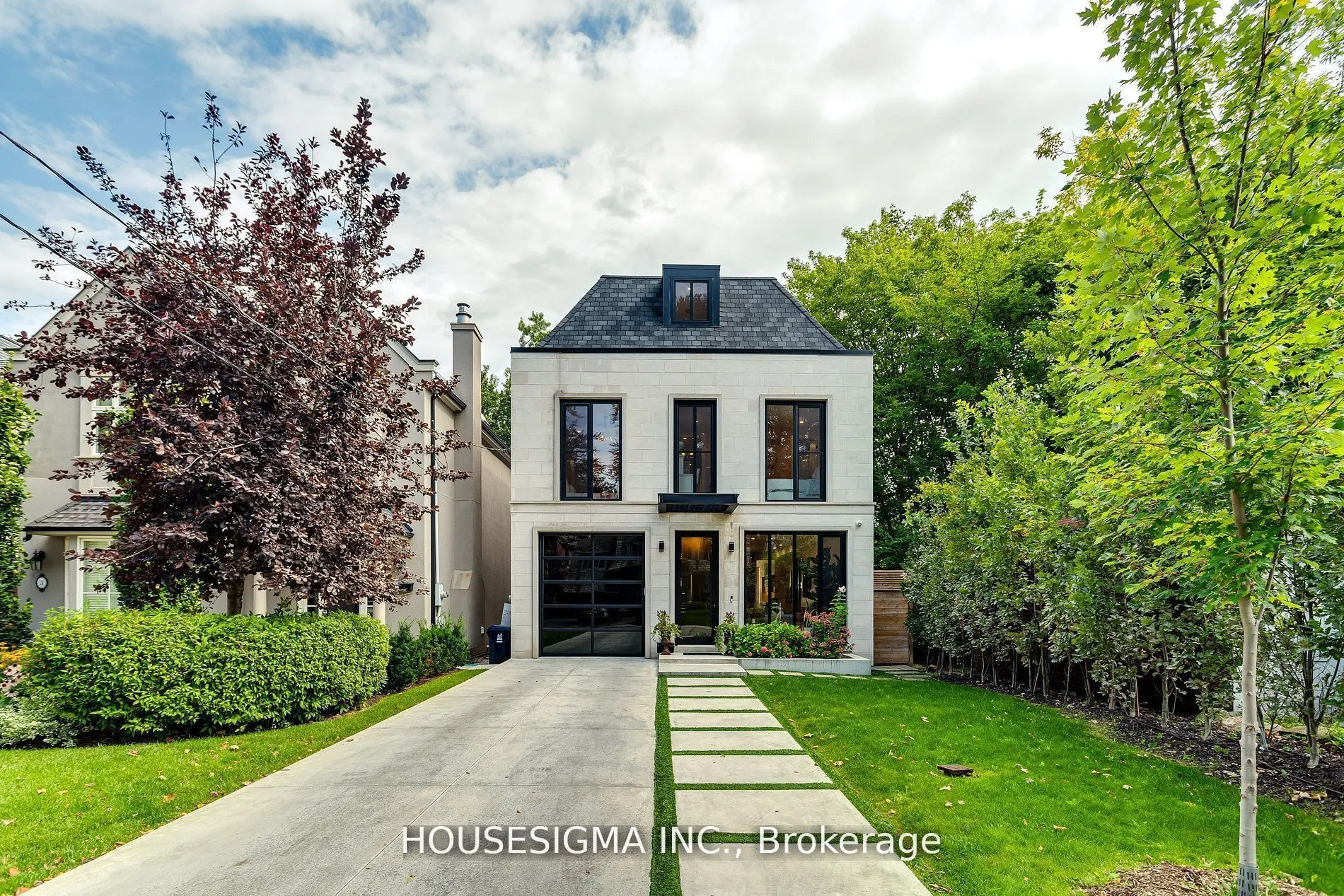 1 De Vere Gardens, ON M5M 3E4