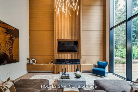 1 De Vere Gardens, ON M5M 3E4