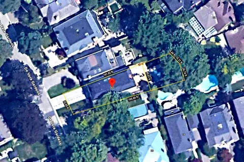 1 De Vere Gardens, ON M5M 3E4