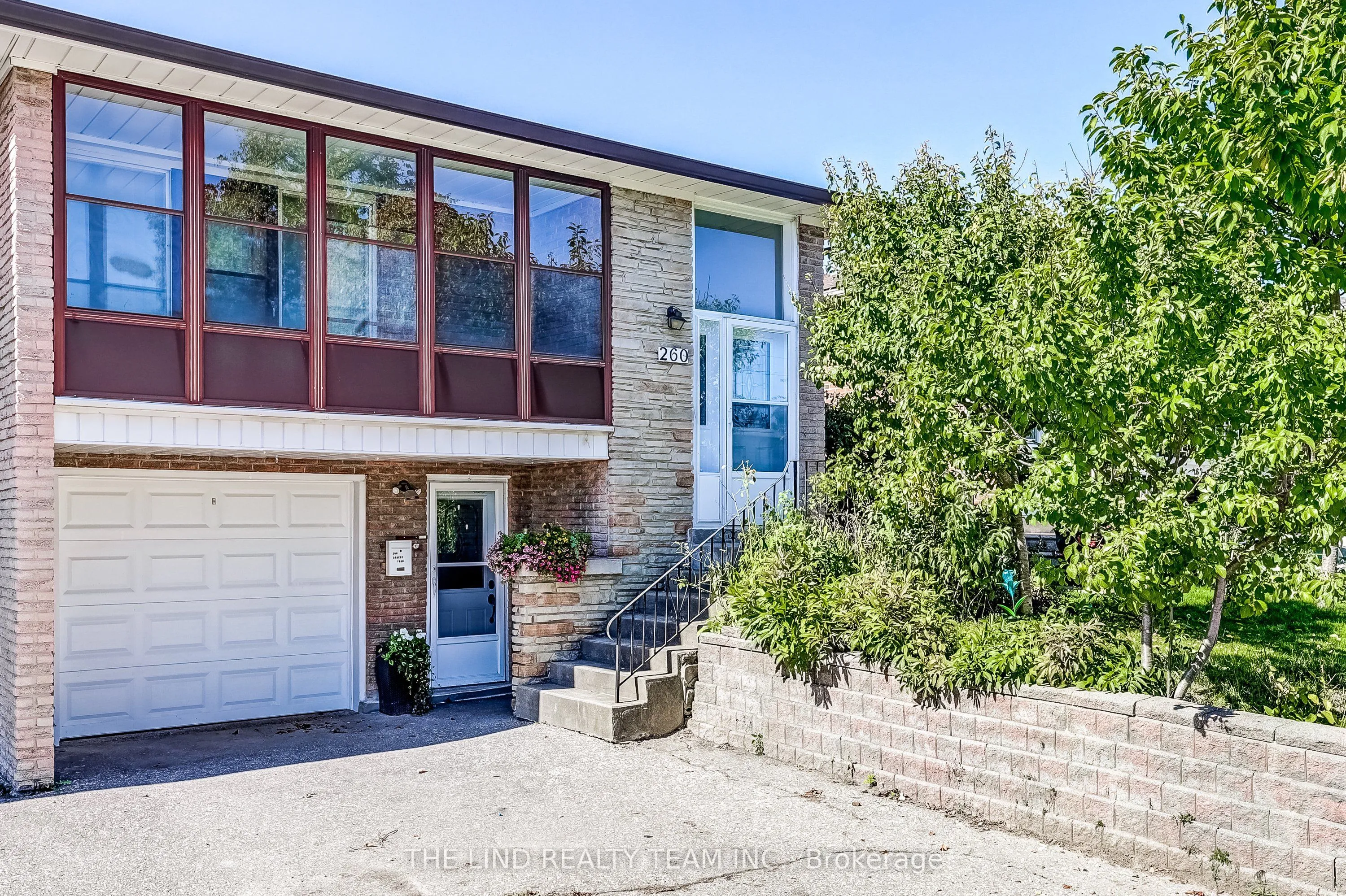 260 Apache Trail, ON M2H 2W4