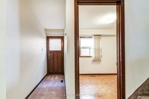 260 Apache Trail, ON M2H 2W4