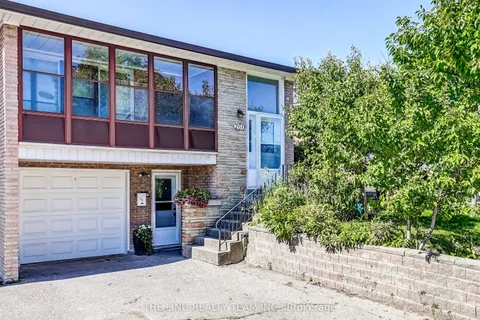 260 Apache Trail, ON M2H 2W4