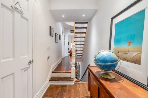 14 Tranby Avenue, ON M5R 1N5