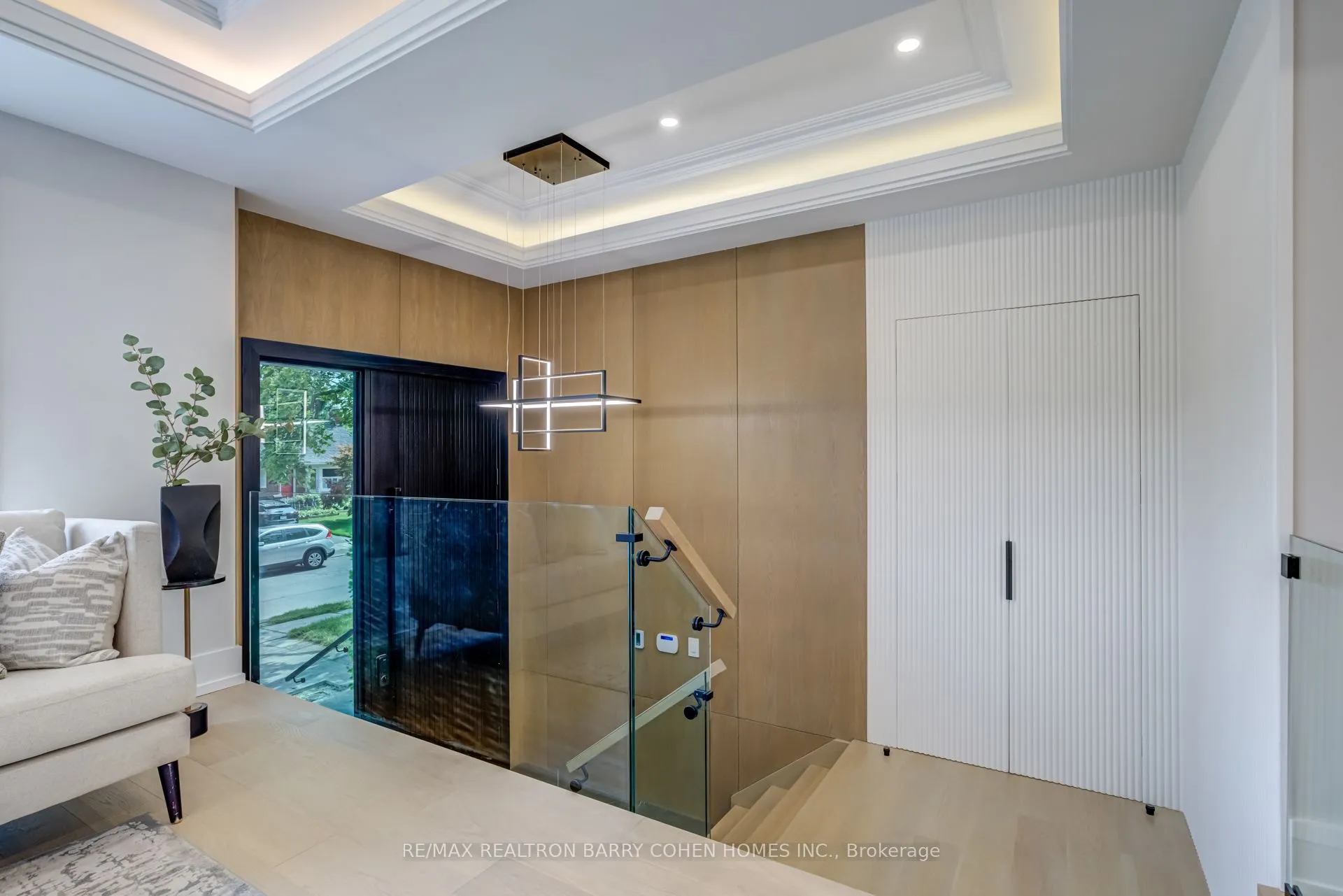 594 Broadway Avenue, ON M4G 2S5