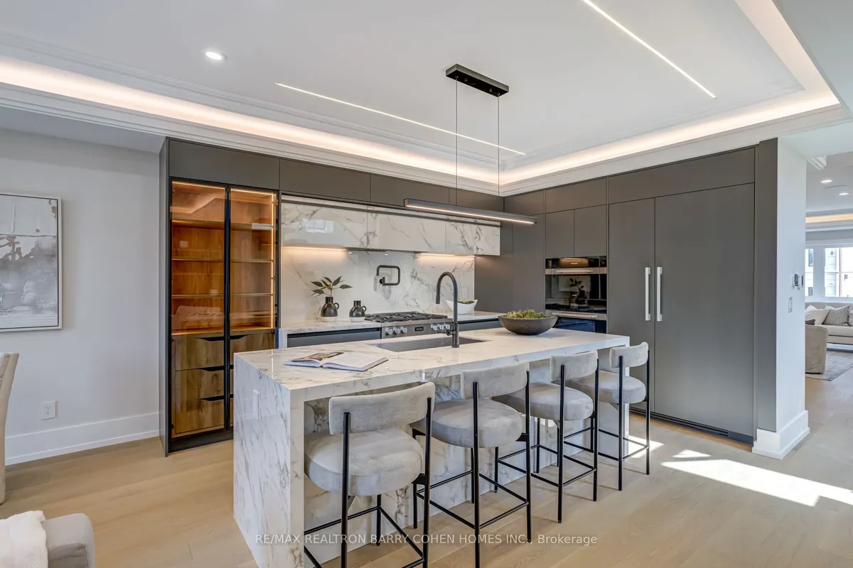 594 Broadway Avenue, ON M4G 2S5