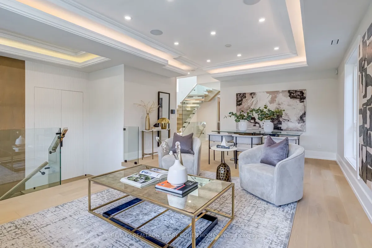 594 Broadway Avenue, ON M4G 2S5