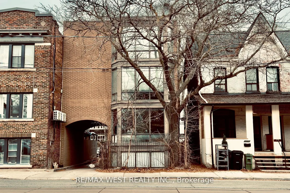 1061 Bathurst Street, ON M5R 3G8