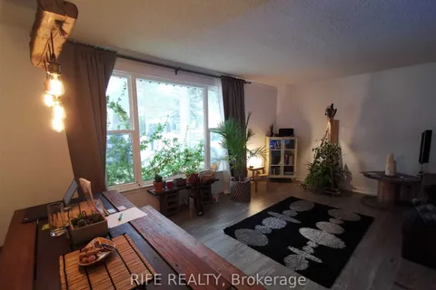 27 Shippigan Crescent, ON M2J 2G1